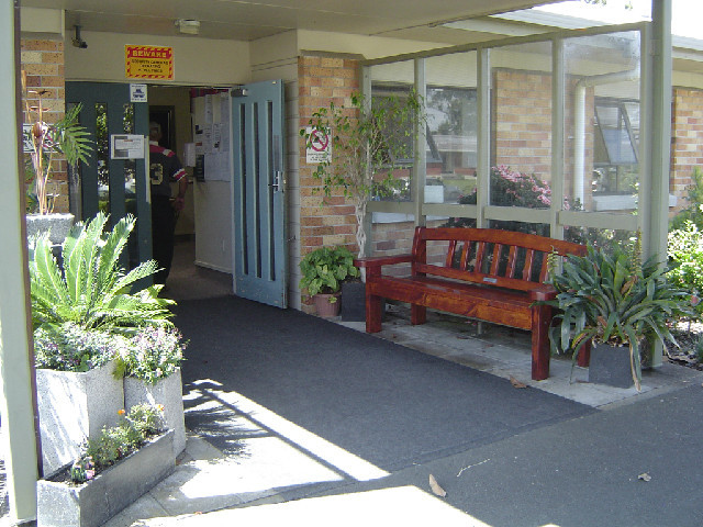 Kimihia Home & Hospital, entrance